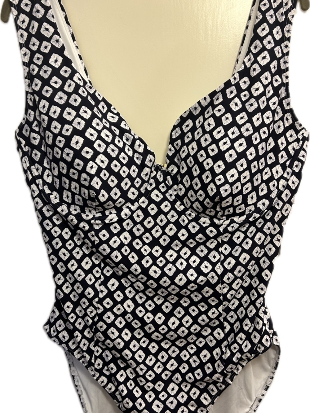 Anne Cole NWT Shibori Geo Underwire Panel One-Piece Swimsuit - Picture 3 of 7